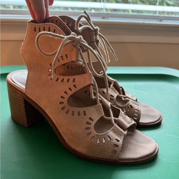 Mossimo Supply Co. Block Heel from Target - Size 7.5 - Picture 1 of 10